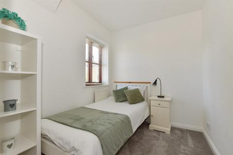 21 Horseshoe Close, Waltham Abbey, EN9 3RX