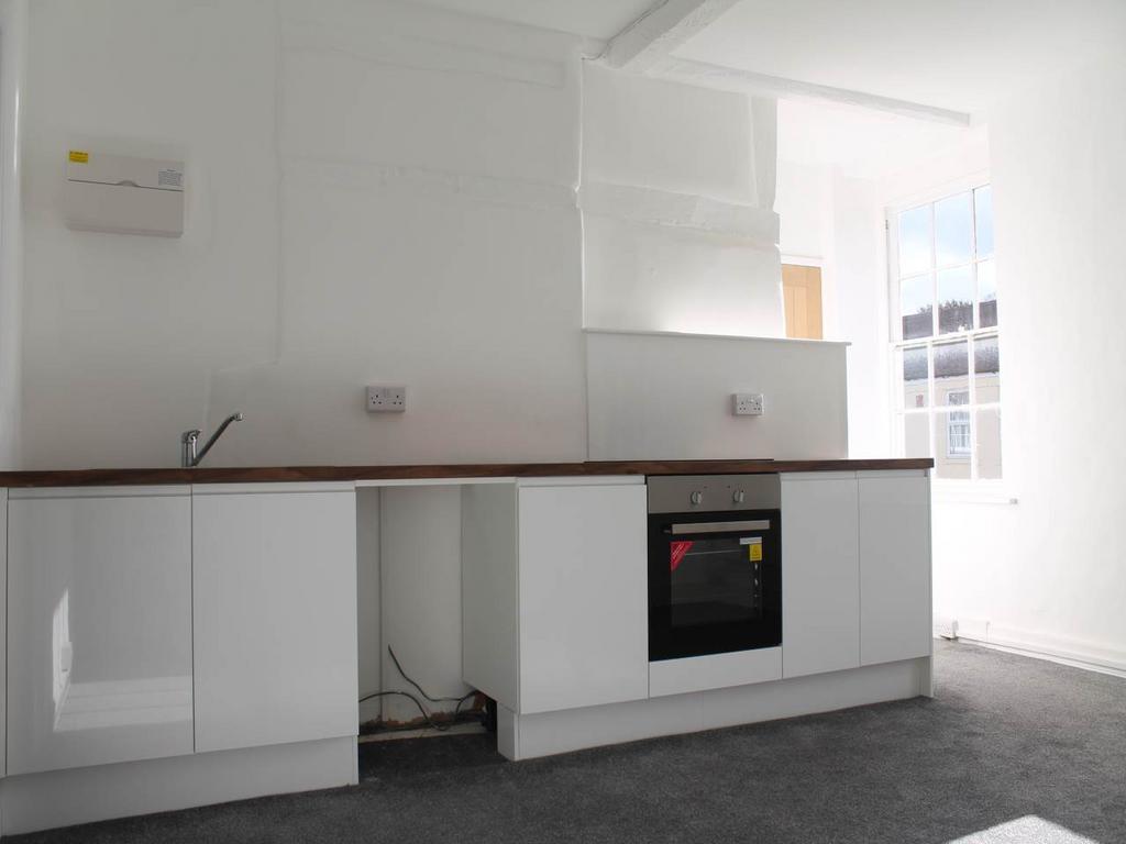 Flat 3, 45 High Street