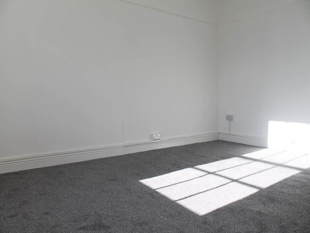 Flat 3, 45 High Street