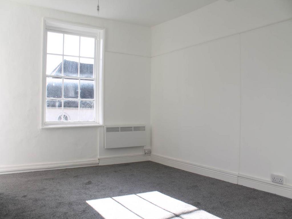 Flat 3, 45 High Street