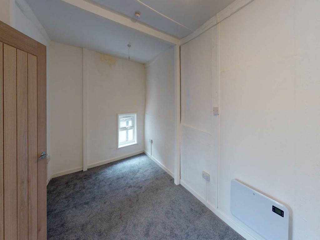 Flat 3, 45 High Street