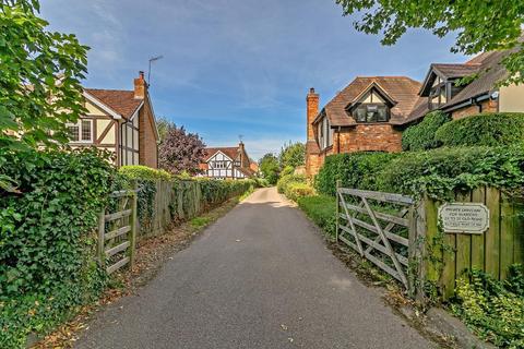 4 bedroom detached house for sale, Old Road, Barton Le Clay, Bedfordshire, MK45 4LB