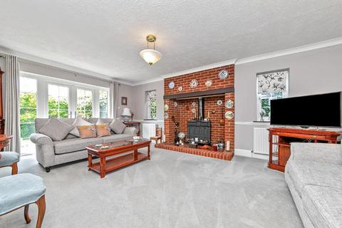 4 bedroom detached house for sale, Old Road, Barton Le Clay, Bedfordshire, MK45 4LB