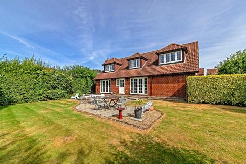 4 bedroom detached house for sale, Old Road, Barton Le Clay, Bedfordshire, MK45 4LB