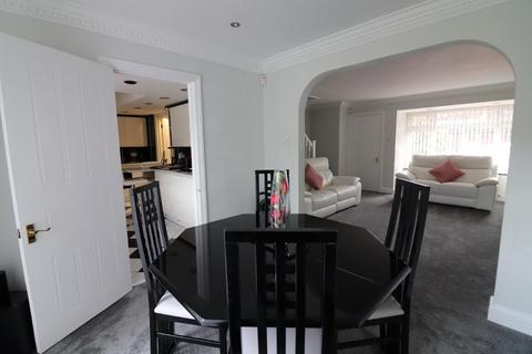 15 Emmer Green, Luton, LU2 8UH