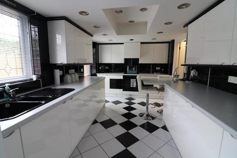 15 Emmer Green, Luton, LU2 8UH