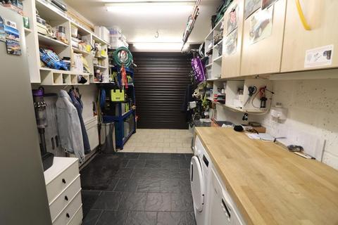 15 Emmer Green, Luton, LU2 8UH