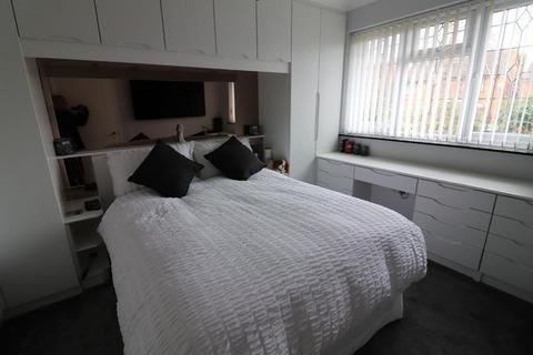 15 Emmer Green, Luton, LU2 8UH