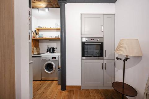 Studio for sale, (OIEO £300,000) Calvin Street, Shoreditch, London, E1