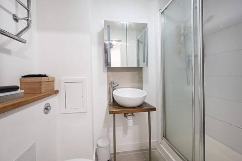 Studio for sale, (OIEO £300,000) Calvin Street, Shoreditch, London, E1