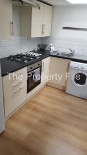 2 bedroom flat to rent, Mauldeth Road M14