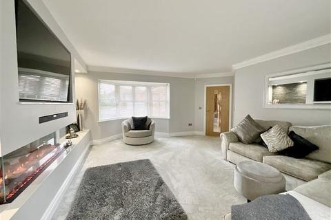 6 Rowernfields, Dinnington, Sheffield, S25 2RR