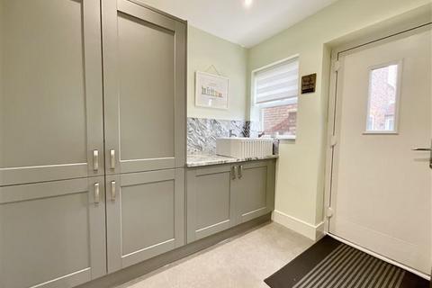 6 Rowernfields, Dinnington, Sheffield, S25 2RR