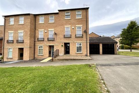 4 bedroom townhouse for sale, Lambrell Avenue, Kiveton Park, Sheffield, S26 5NS