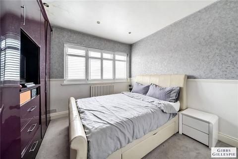 30 Holyrood Avenue, Harrow, HA2 8TP