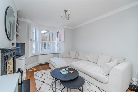 23 Clairville Gardens, London, W7 3HZ
