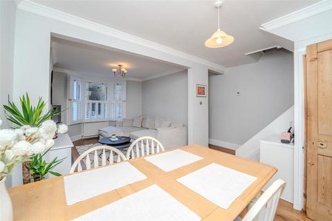 23 Clairville Gardens, London, W7 3HZ