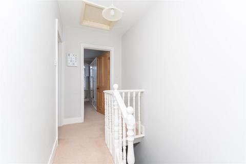 23 Clairville Gardens, London, W7 3HZ