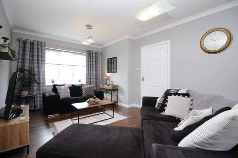 5 Barton Court, Fauldhouse, Bathgate, EH47 9LT