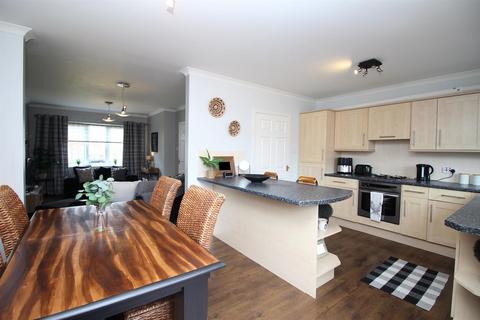 5 Barton Court, Fauldhouse, Bathgate, EH47 9LT