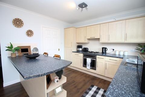 5 Barton Court, Fauldhouse, Bathgate, EH47 9LT