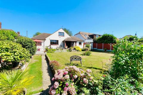 4 bedroom detached bungalow for sale, Thorpe Hall Avenue, Southend-On-Sea SS1