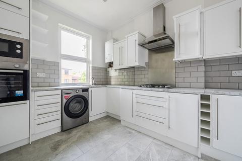 2 bedroom apartment for sale, Cyprus Road, Finchley Central, London, N3