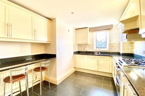 2 bedroom flat for sale, Bonaly House, Neb Lane, Oxted, Surrey, RH8