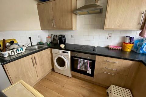 2 bedroom apartment for sale, Butteridges Close, Dagenham