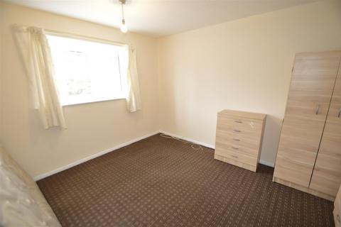 2 bedroom apartment for sale, Butteridges Close, Dagenham