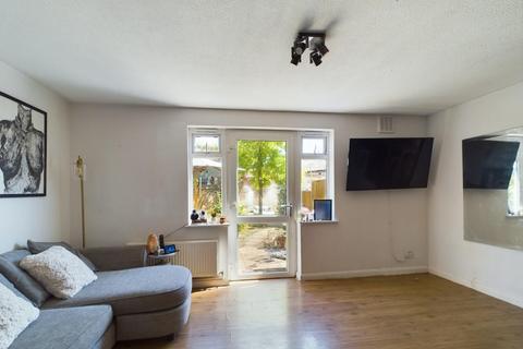 1 bedroom apartment for sale, Bennetts Castle Lane, Dagenham