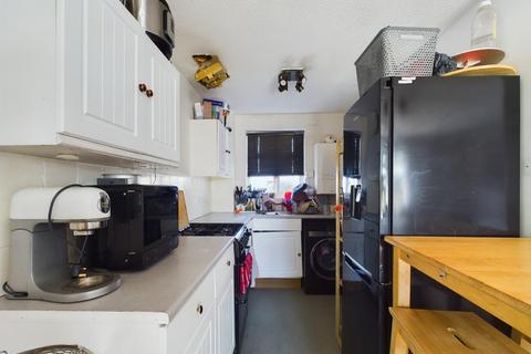 1 bedroom apartment for sale, Bennetts Castle Lane, Dagenham