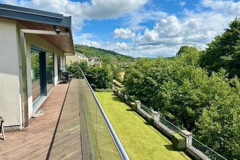 6 bedroom house for sale, Wakefield Road, Sowerby Bridge