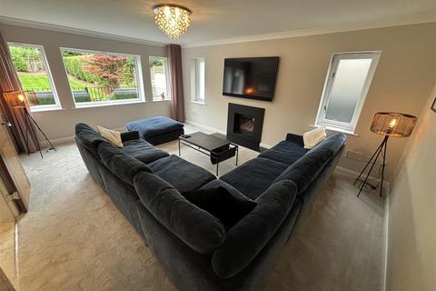 5 bedroom detached house to rent, Delahays Drive, Hale, Altrincham