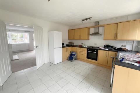 3 bedroom house to rent, Crompton Road, Macclesfield, Cheshire