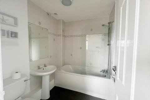 3 bedroom house to rent, Crompton Road, Macclesfield, Cheshire