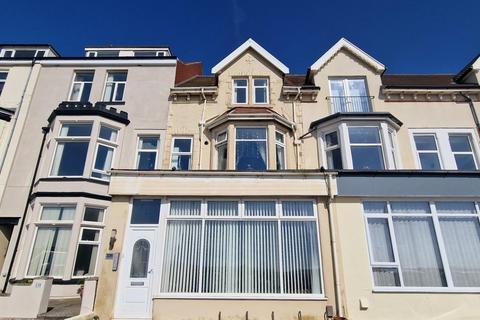 1 bedroom flat to rent, Queens Promenade, Blackpool FY2