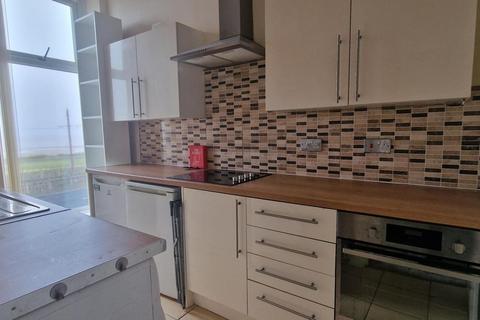 1 bedroom house to rent, Queens Promenade, Blackpool FY2