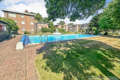 2 bedroom apartment for sale, Bridge Road, East Molesey KT8