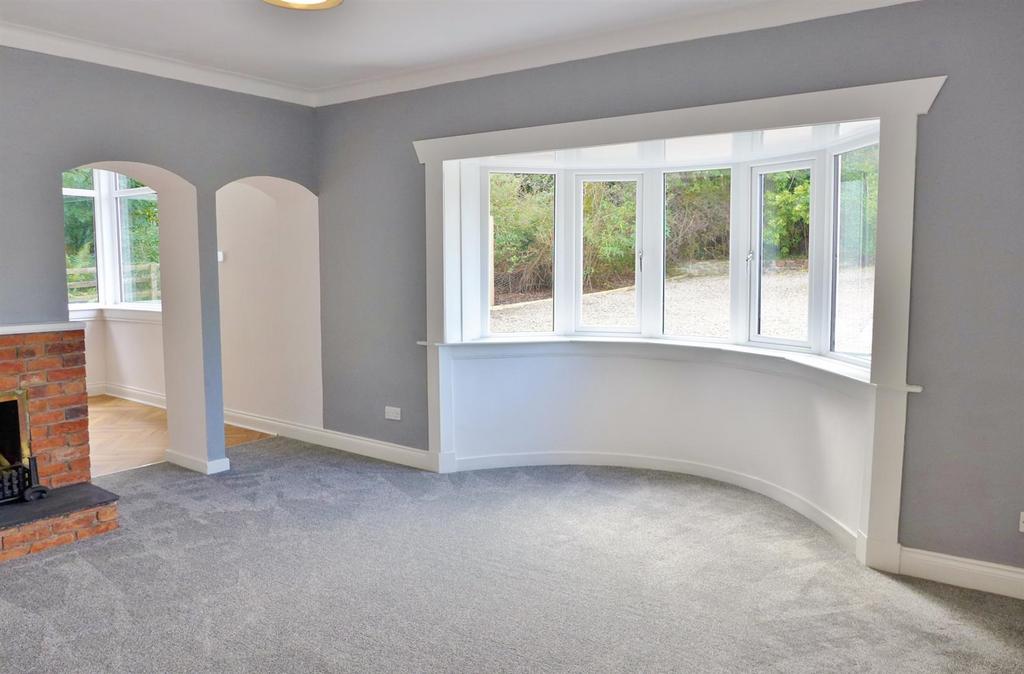 Bay window to dining room