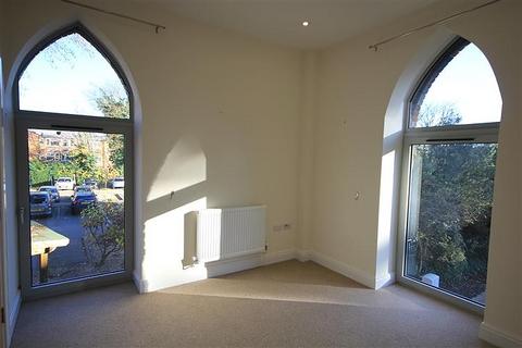 2 bedroom house to rent, Bath Road, Berkshire RG1