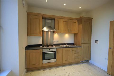 2 bedroom house to rent, Bath Road, Berkshire RG1