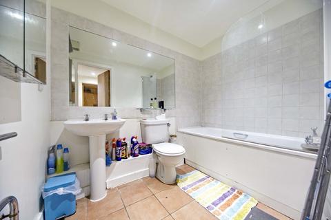 1 bedroom apartment for sale, Octavia House, London SE6