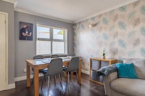 2 Alsop Close, London Colney, St Albans, AL2 1BW