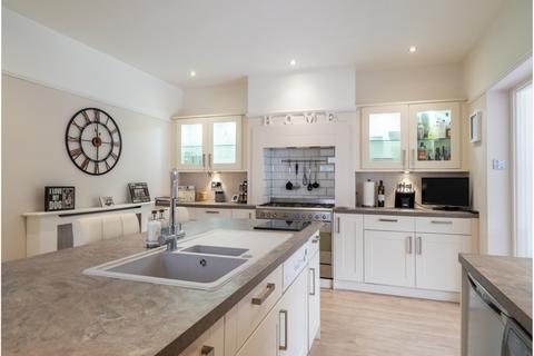 15 Jubilee Road, Sutton, SM3 8DJ