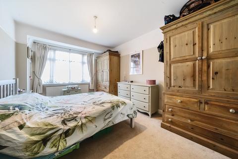 27 Heatherdene Close, Mitcham, CR4 4EW