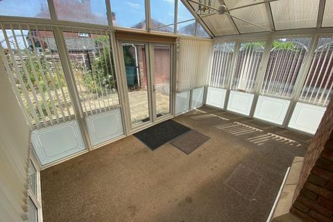 3 bedroom bungalow for sale, Badgers Holt, Doncaster DN3