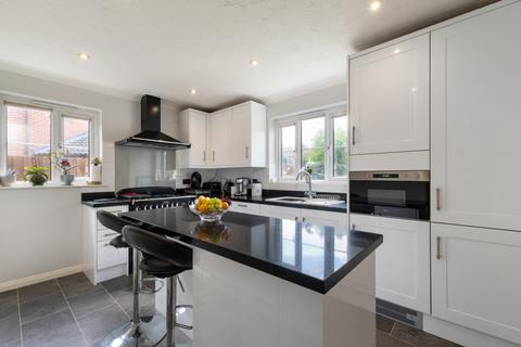 4 bedroom detached house for sale, Pine Avenue, Essex CM6