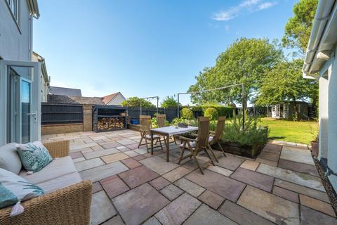 6 Bartlow Road, Castle Camps, Cambridge, CB21 4SY