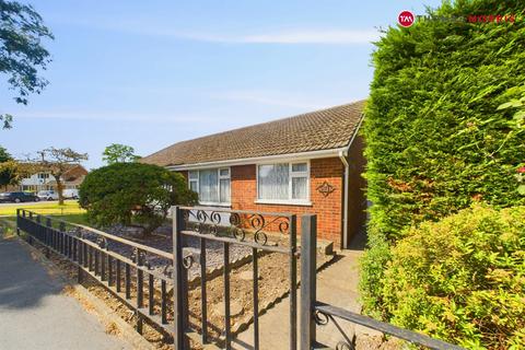 3 bedroom bungalow for sale, Gordon Road, St. Neots PE19